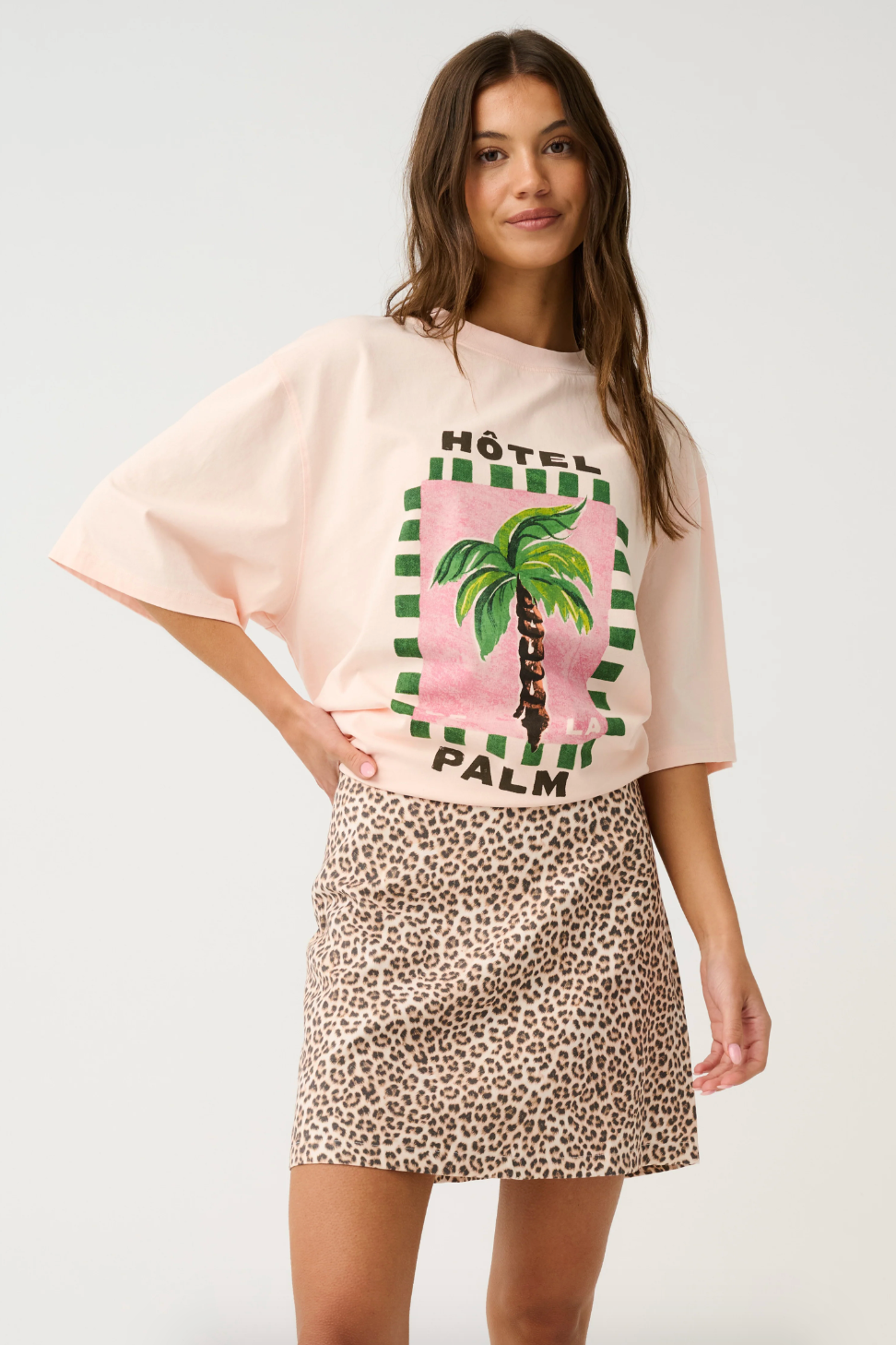 Jeana Tee, Hotel Palm