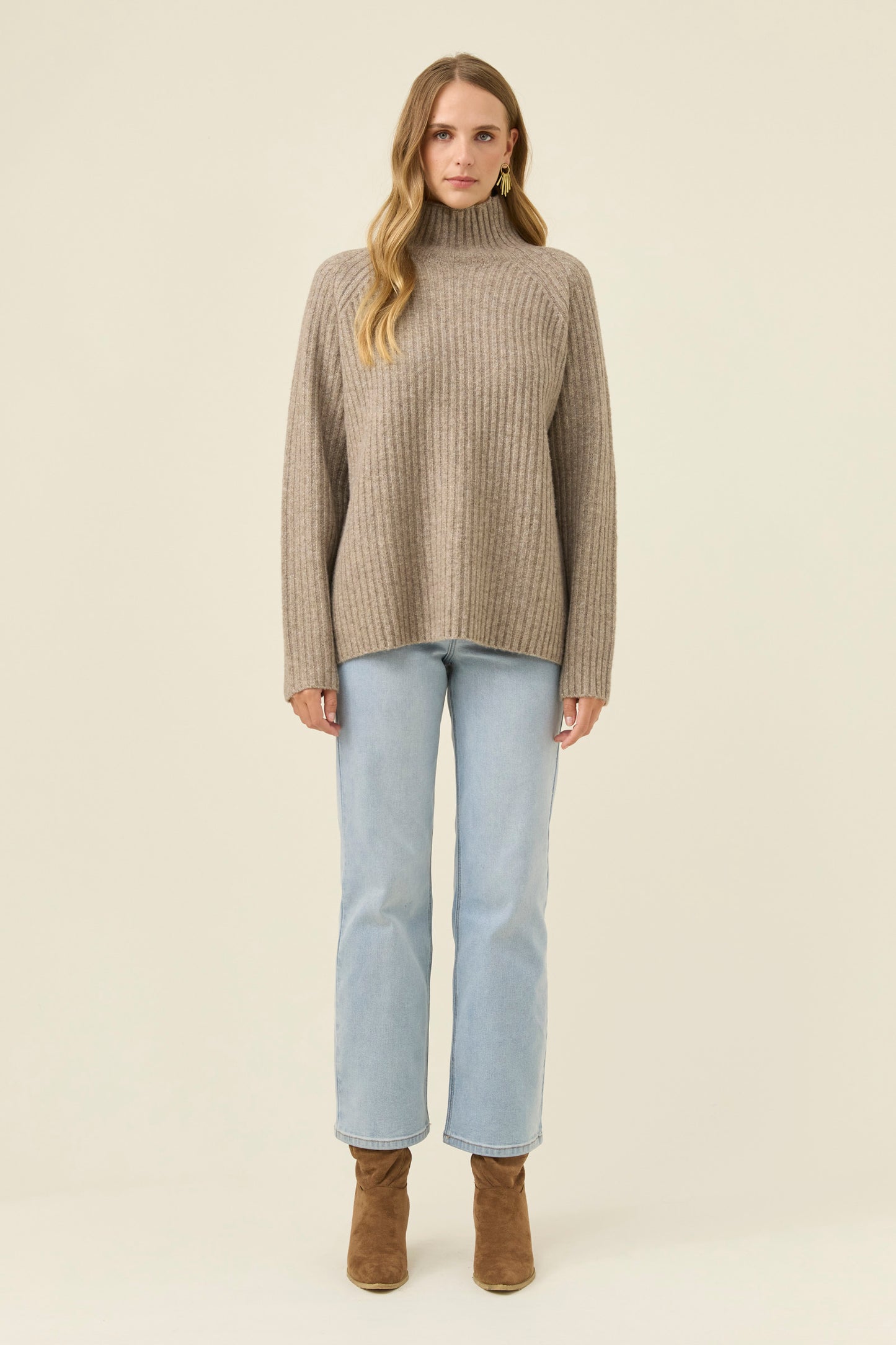 Miru Jumper, Stone