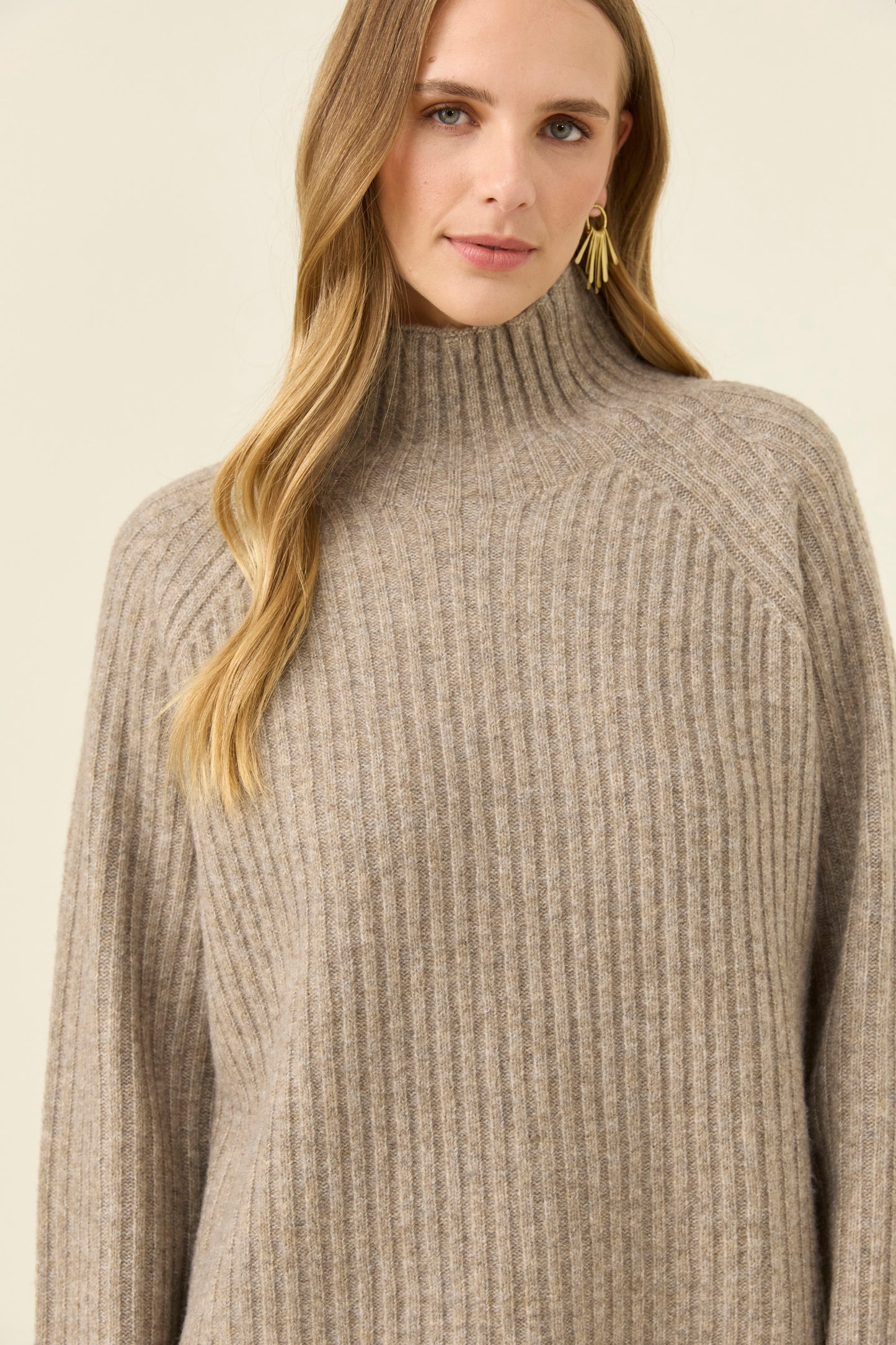 Miru Jumper, Stone