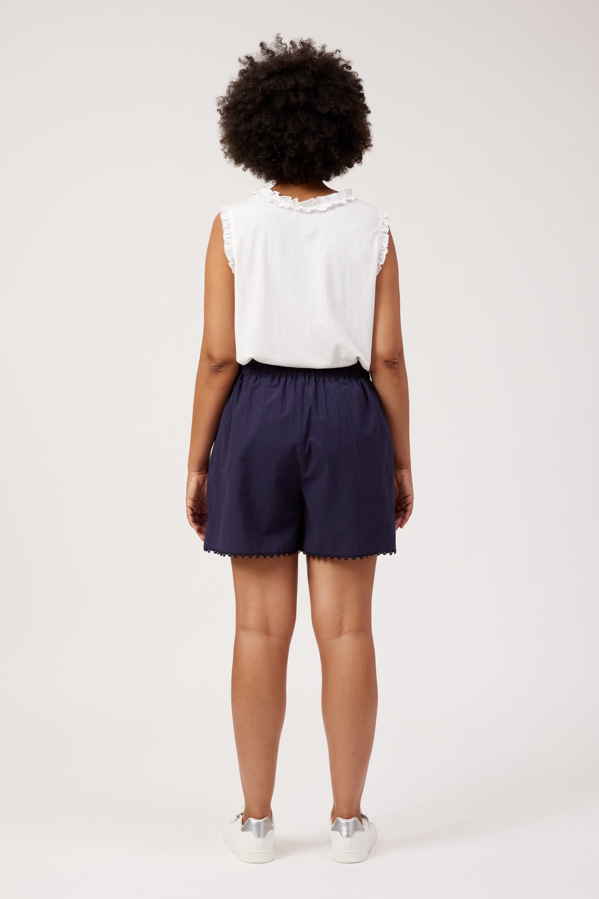 Larissa Broderie Short, Navy