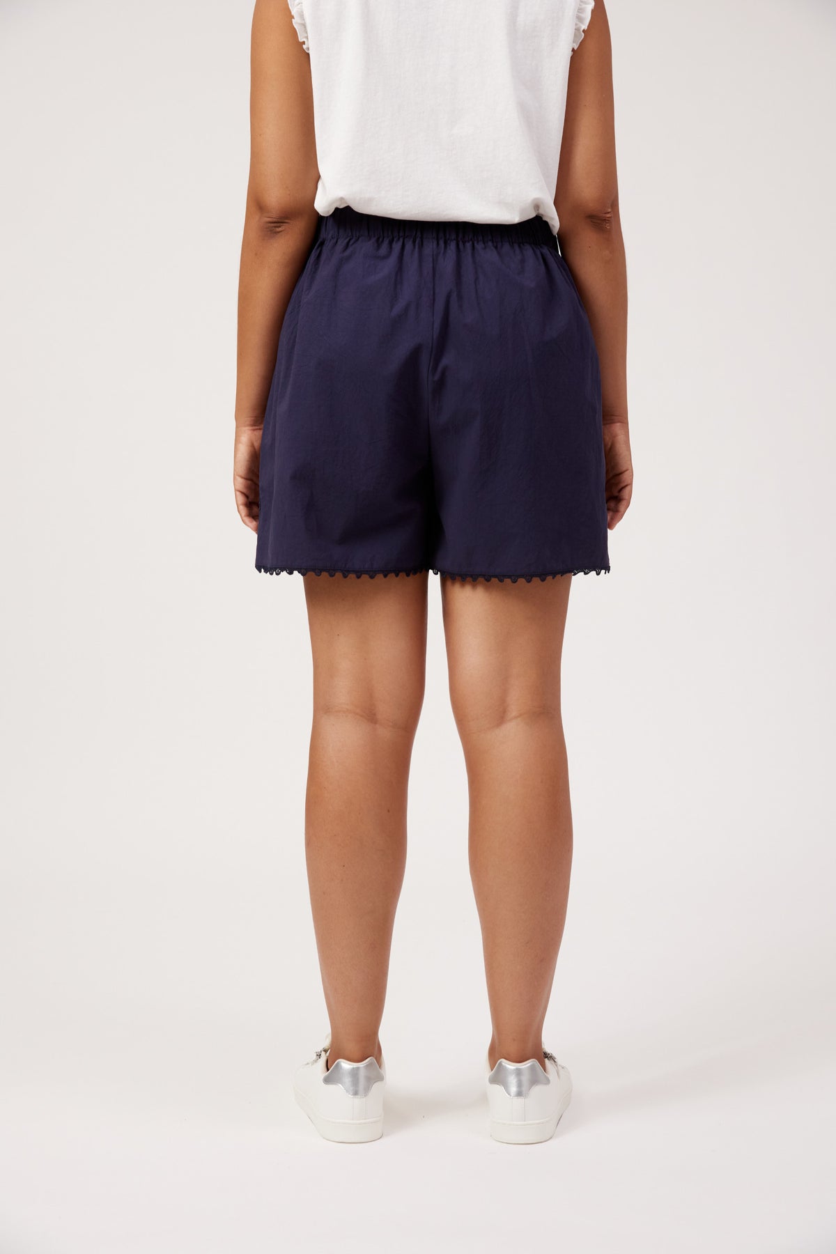 Larissa Broderie Short, Navy