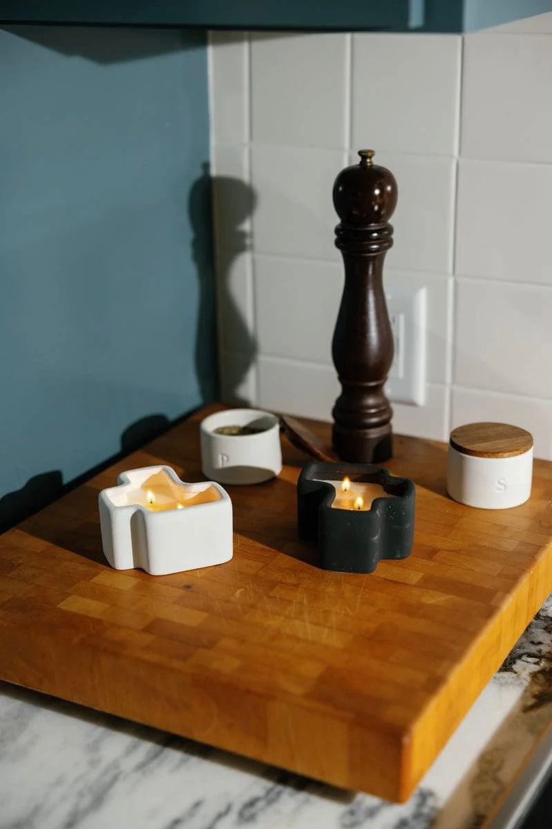 Jigsaw Candle, Salted Air & Smoked Woods