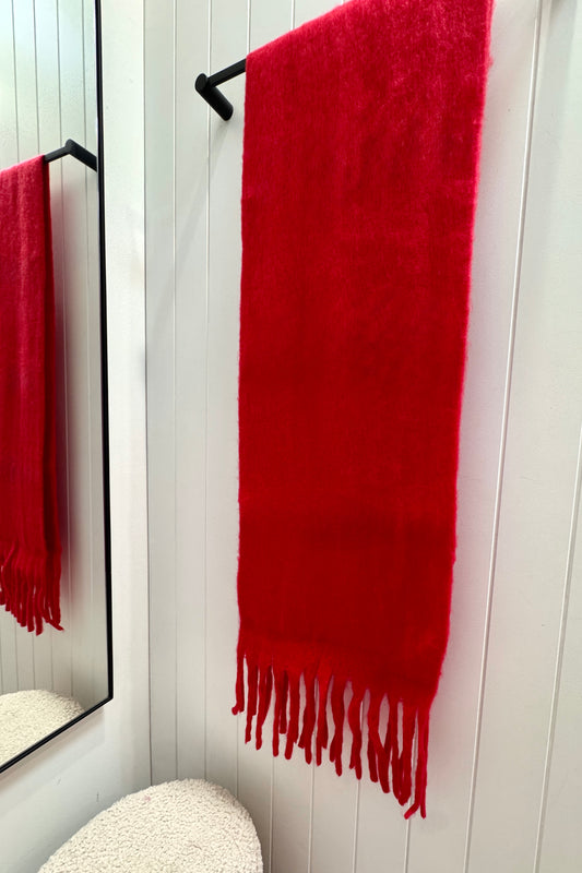 Carmel Scarf, Cherry