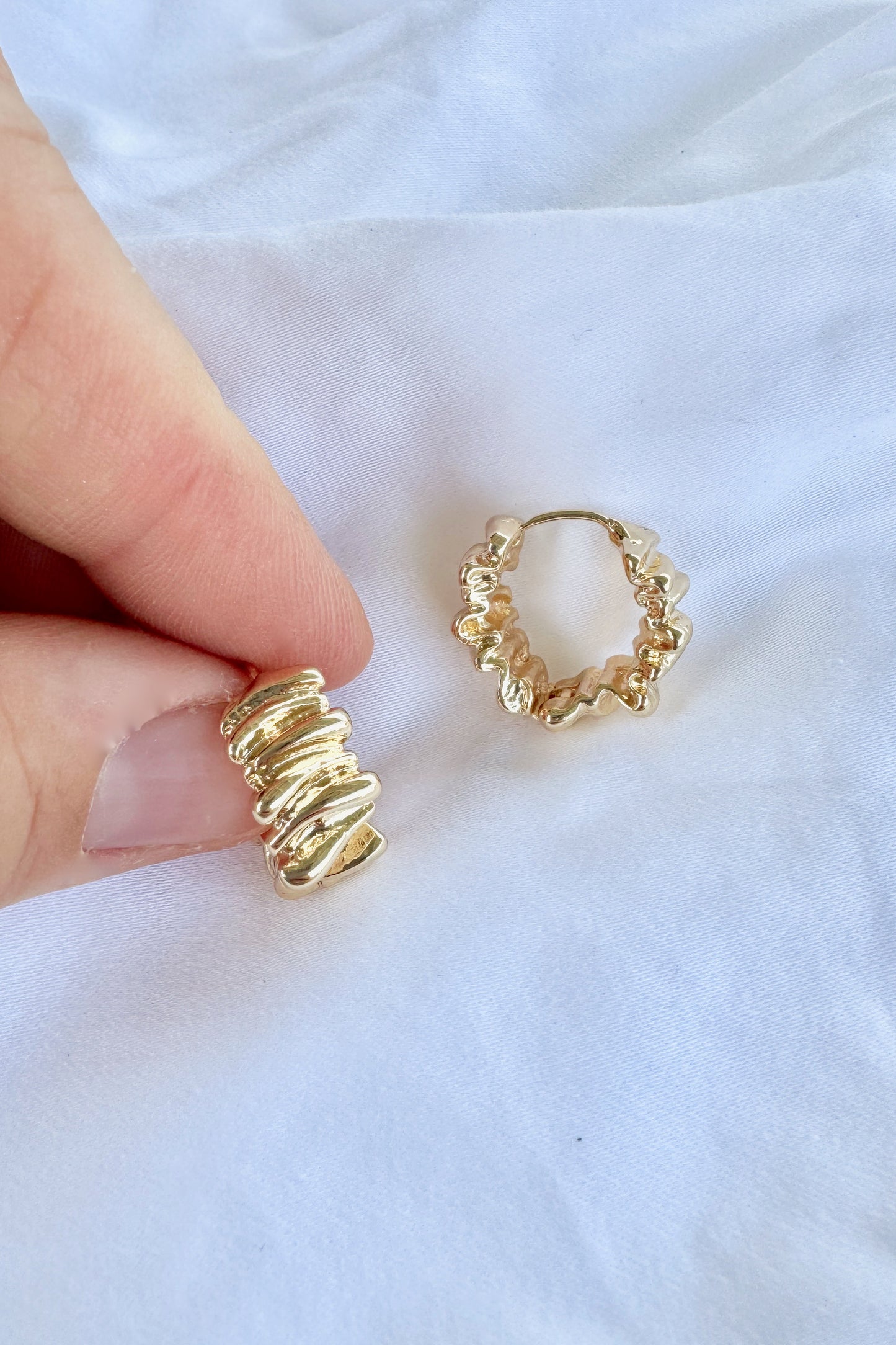 Chelsea Earrings, Gold