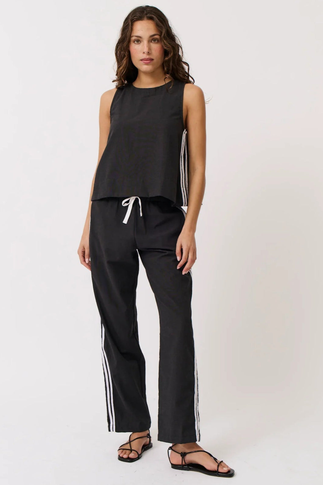 Nadine Pant, Black