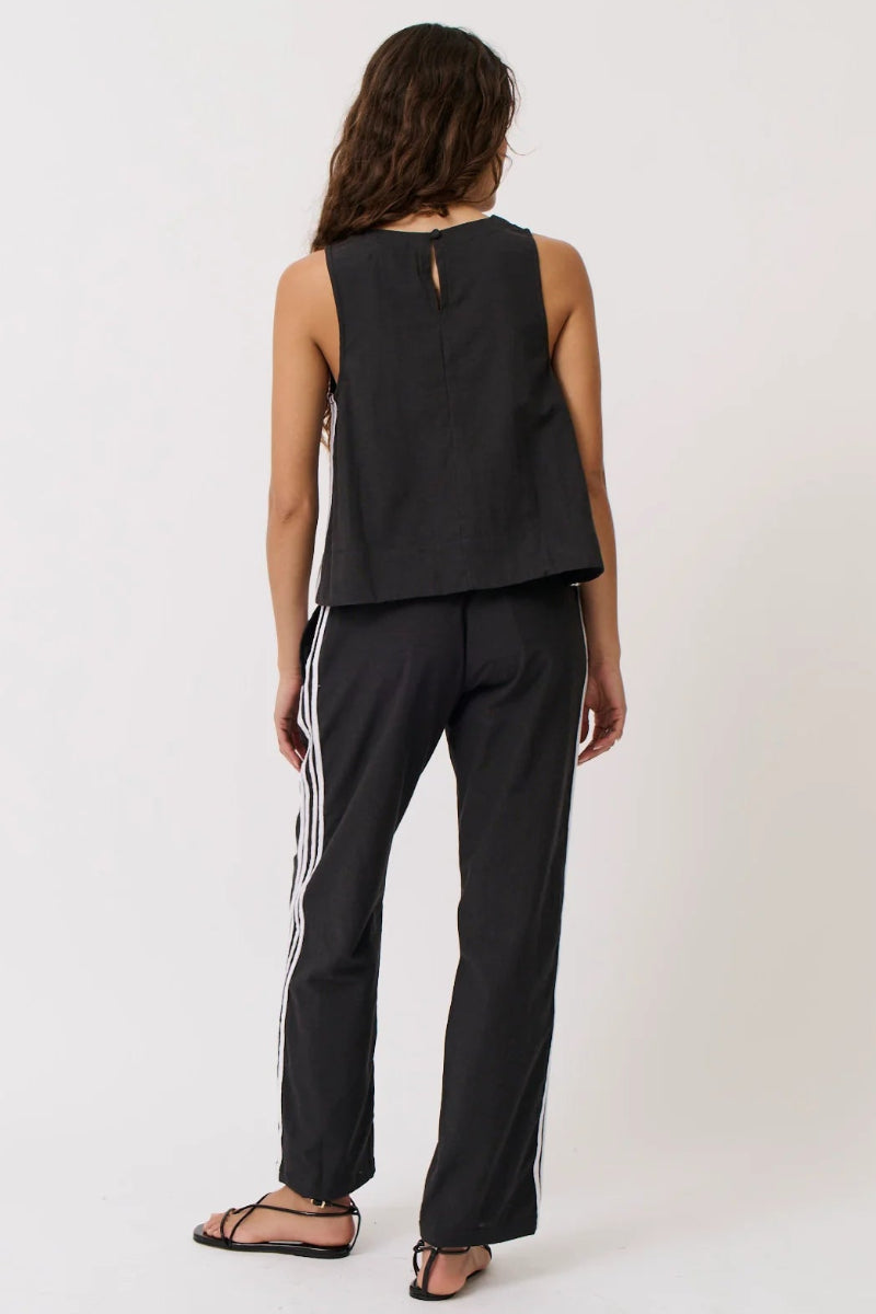 Nadine Pant, Black