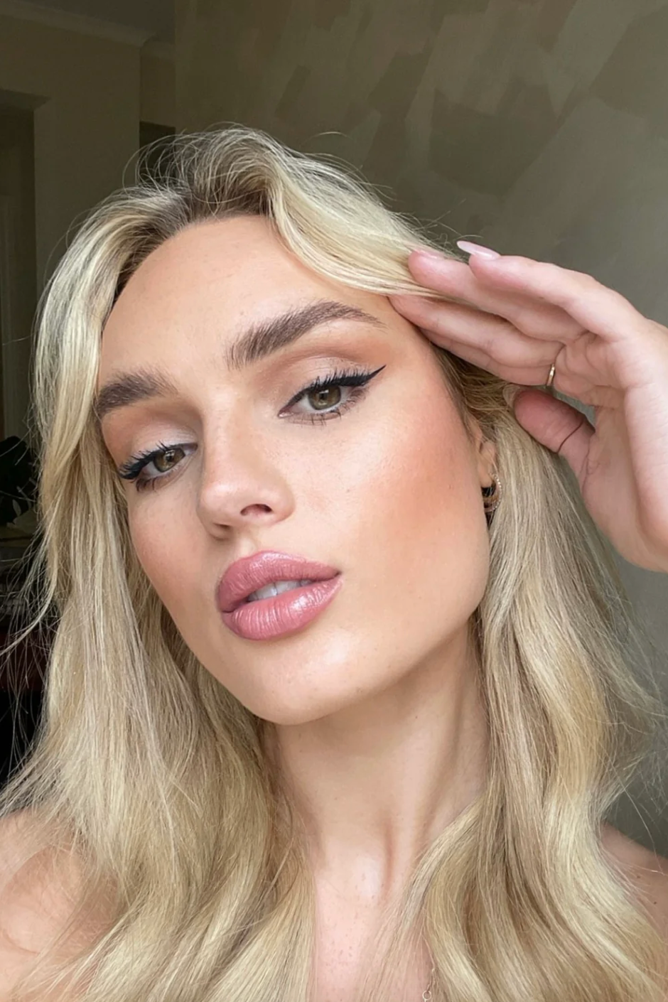 Miss Jacqui Pink Lace Lipstick, Satin