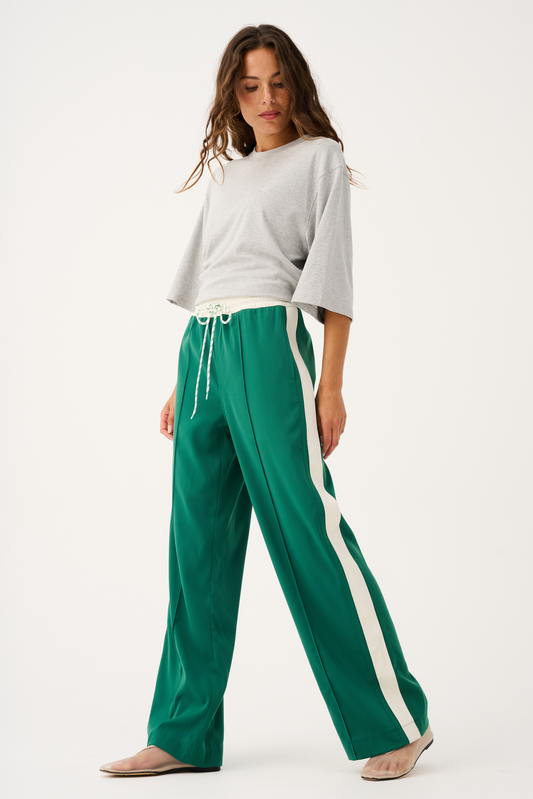 Lottie Pant, Tide