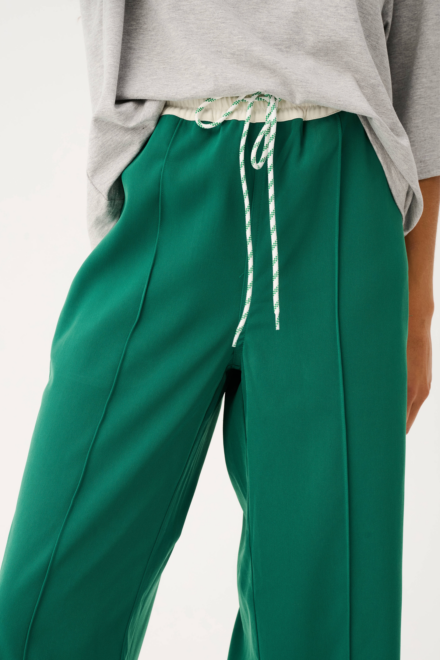 Lottie Pant, Tide