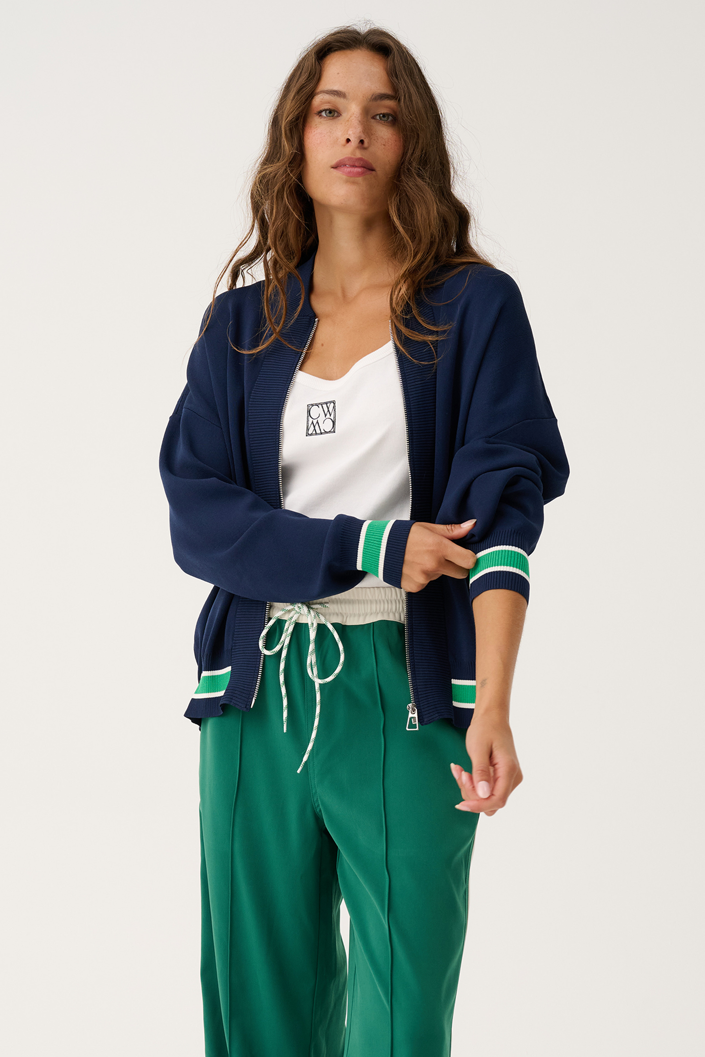 Lottie Pant, Tide