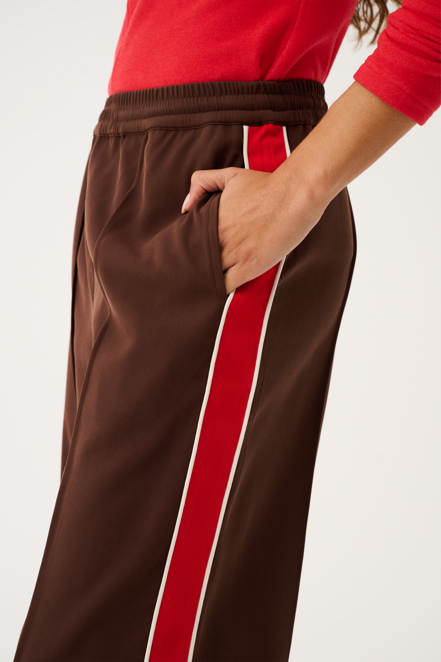 Dusty Pant, Truffle/Red