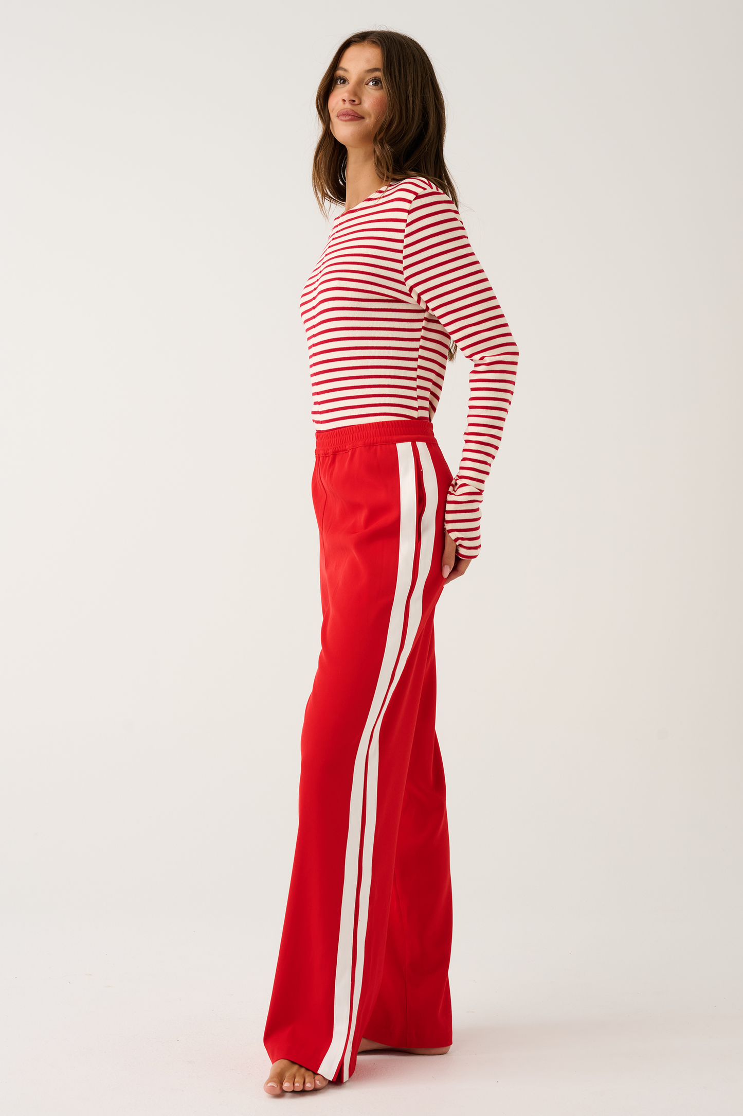 Freya Pant, Scarlet
