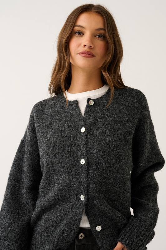 Aurora Cardi, Charcoal